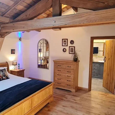 Dom Peyreton Prestige Set In A Charming Wine