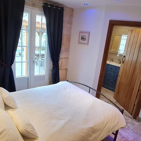 Dom Peyreton Prestige Set In A Charming Wine * Villegouge