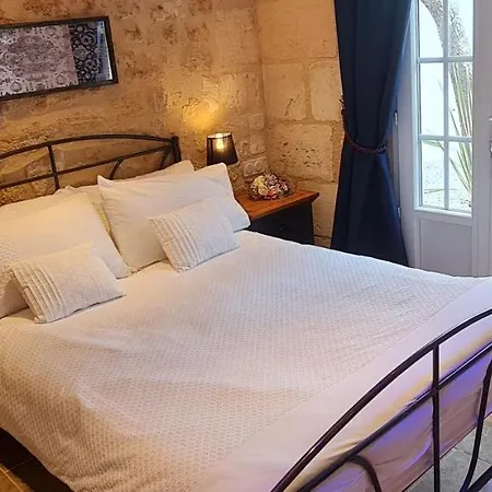 Dom Peyreton Prestige Set In A Charming Wine Holiday home Villegouge