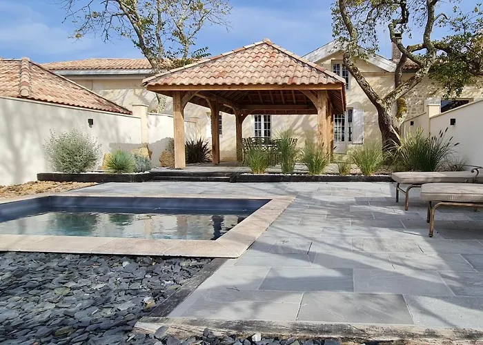 Holiday home Dom Peyreton Prestige Set In A Charming Wine