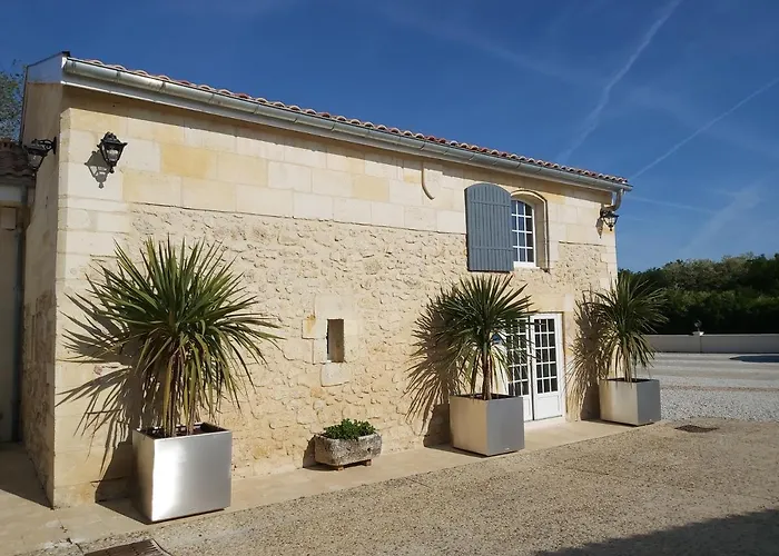 Dom Peyreton Prestige Set In A Charming Wine *